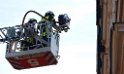 Einsatz Feuerwehr SEK Polizei Koeln Nippes Merheimerstr P032